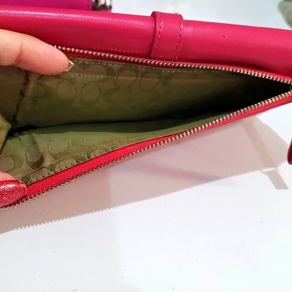 COACH VINTAGE HAMPTON PINK WALLET💕💕 - Picture 3 of 10